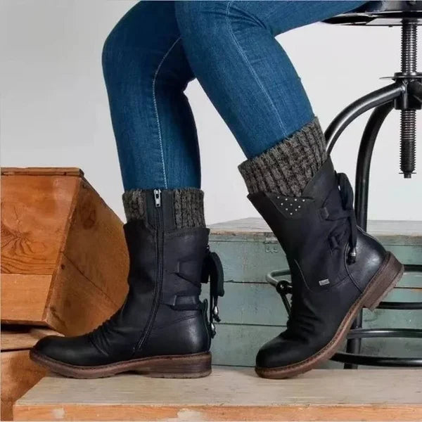 Wool-lined winter boots 6