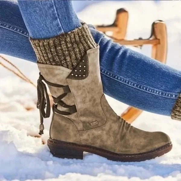 Wool-lined winter boots 5