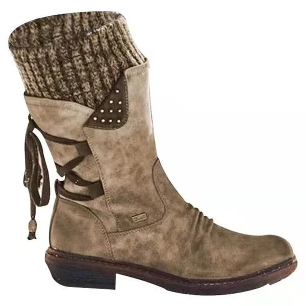 Wool-lined winter boots 9